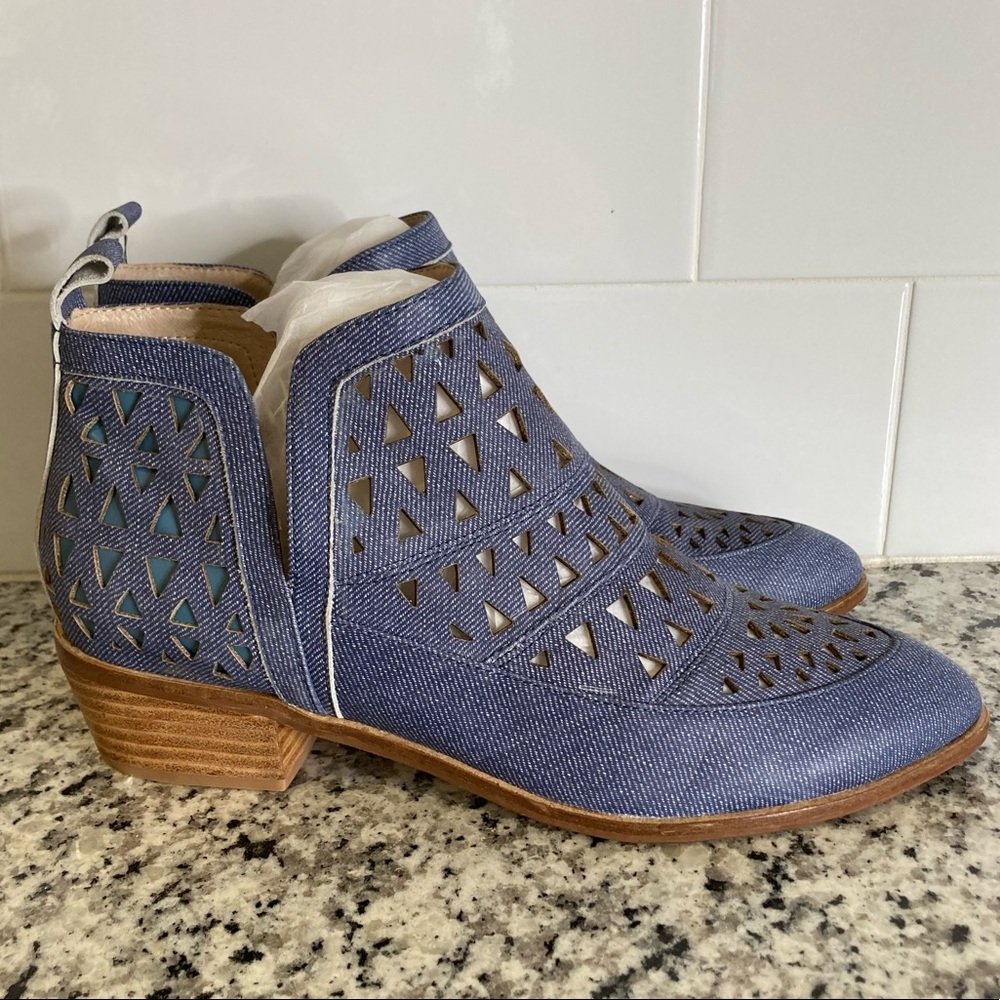 Anthropologie Cecelia New York Catherine Perforated Booties Size 9